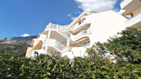 Ferienwohnung mit Balkon und Meerblick in Strandnähe